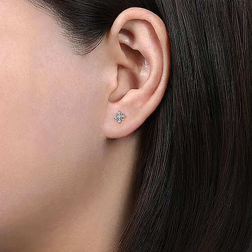 diamond flower stud earrings